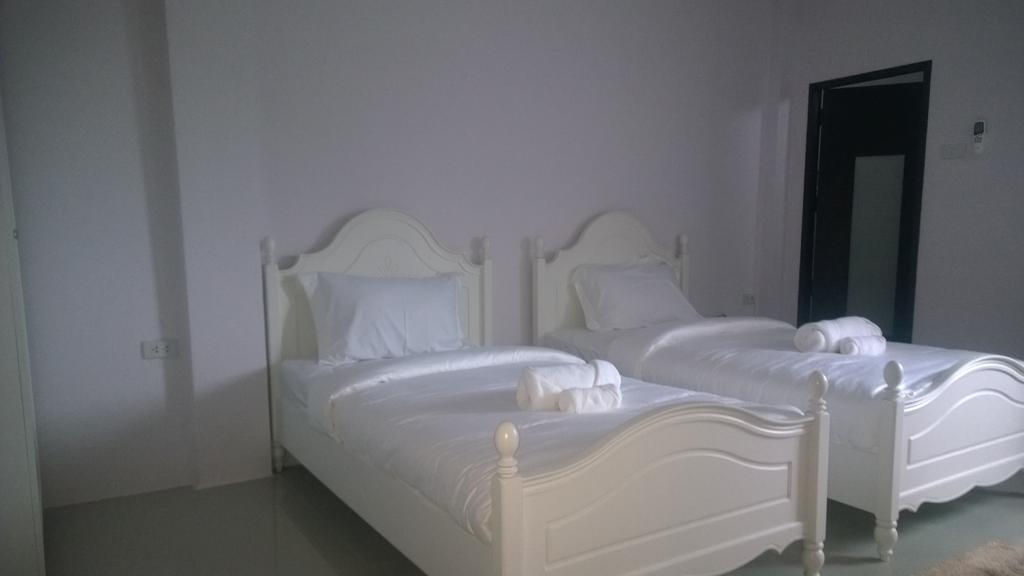 The Zara Double Tree Hotel Ubon Ratchathani Room photo